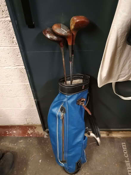 Photo of free Vintage golf bag and three clubs (Primrose Hill BA1) #3