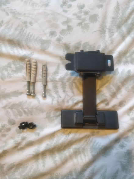 Photo of free Small TV Mounting bracket (Liphook GU30) #1