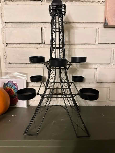 Photo of free Eiffel Tower candle holder (Glasco) #2