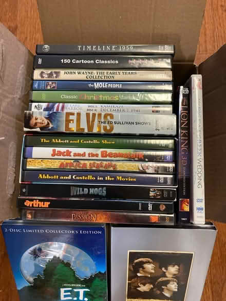 Photo of free Lot of 18 DVDs music movies (Crownsville/Gambrills/Crofton) #1