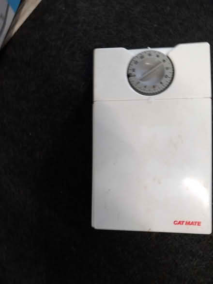 Photo of free Automatic pet feeder (Wolverley DY11) #1