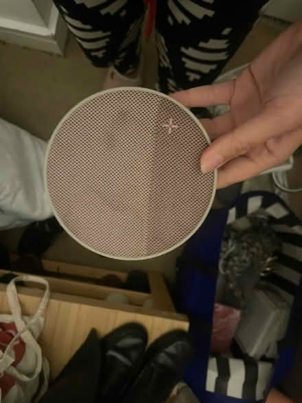 Photo of free Speaker and contactless charger (EC1R) #1