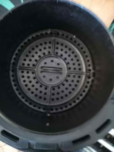 Photo of free Air fryer (Lower Morden SM4) #3