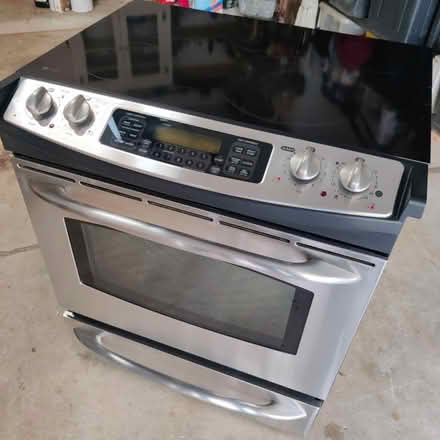 Photo of free GE Profile Stove (Stonehenge off Ray Road) #2