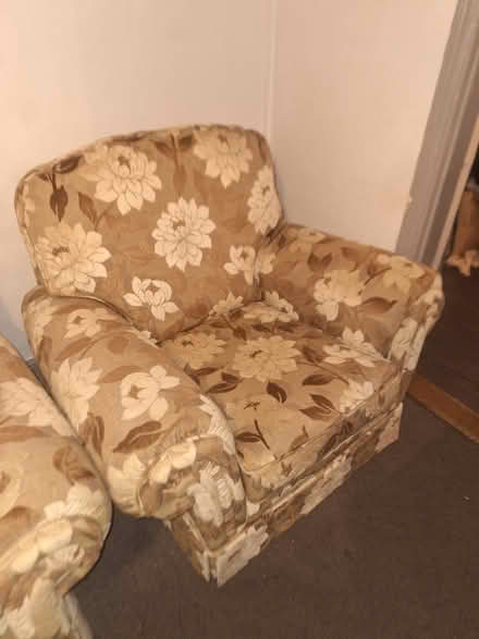 Photo of free 3 seater and 2 single arm chairs (CM2 7QA) #2