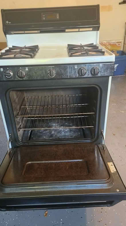 Photo of free GE Gas oven for parts-not working (Duluth- HWY 120 and Buford Hwy) #2