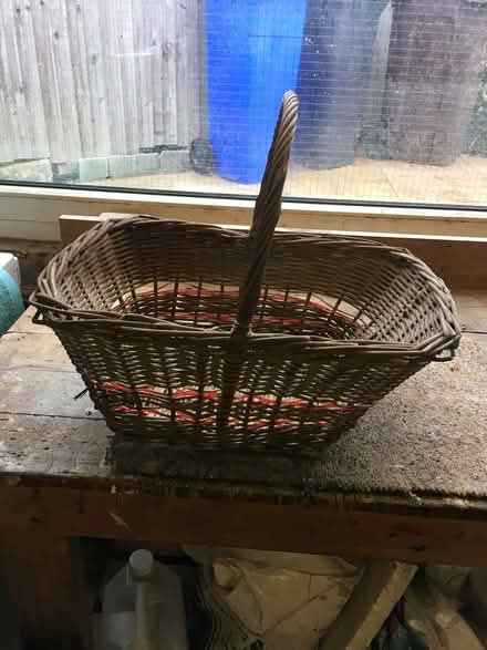 Photo of free wicker flower basket (Dore S17) #1