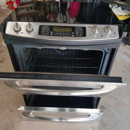 Photo of free GE Profile Stove (Stonehenge off Ray Road) #1