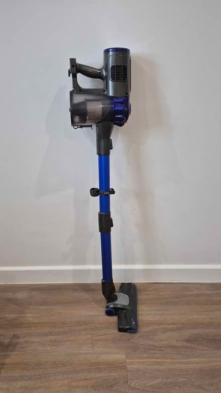 Photo of free Akitas Wireless Vacuum (Putney SW15 2GN) #2