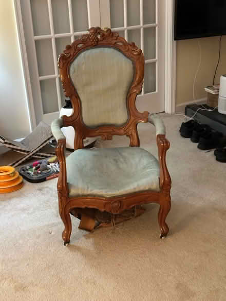Photo of free Antique Victorian Gentleman’s Chair (Ashburn Farm) #1