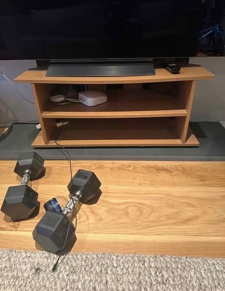 Photo of free Samsung TV 50” and TV stand (Notting Hill Gate W11) #2