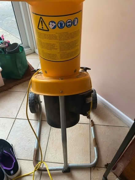 Photo of free Garden shedder, needs some tlc (Lansdown) #4