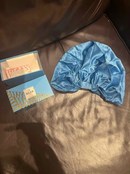 Photo of free Ladies silk hair cover (SW3) #2