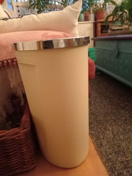 Photo of free Swing top bin (Lower Morden SM4) #2