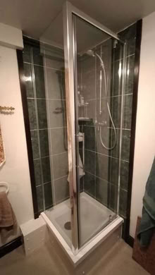 Photo of free Shower enclosure 700 x 700 (Edgiock B96) #1