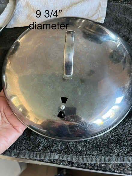 Photo of free Pot lids (Orléans) #1