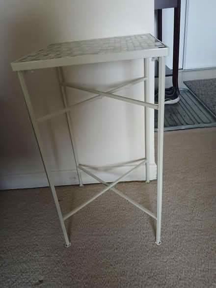 Photo of free Little table (Meadowvale and 401 area) #1