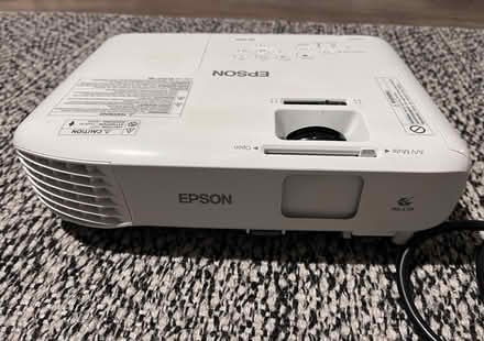 Photo of free epson projector (Stoke Newington N16) #1