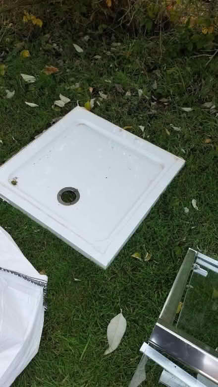 Photo of free Shower enclosure 700 x 700 (Edgiock B96) #4