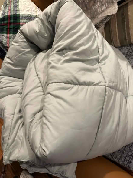 Photo of free King comforter - gray, polyfill (Lynnwood, Ash Way area) #2