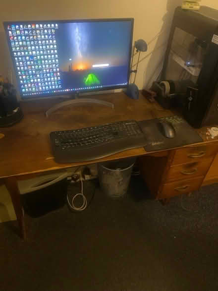 Photo of free Real wood desk (CR0) #1