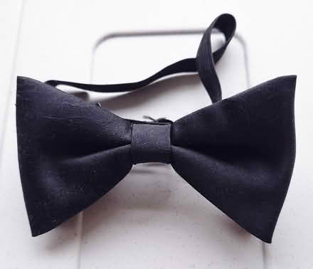 Photo of free Black bow tie (West Bedhampton) #1