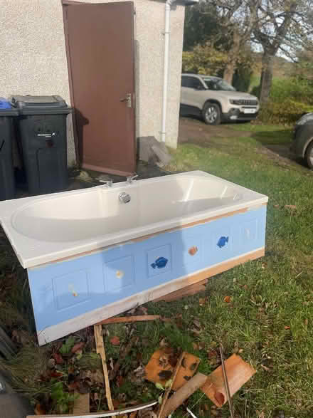 Photo of free 6ft double ended bath (West Bandodle AB51) #1