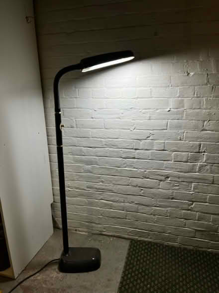 Photo of free Day light standing lamp (Gerrard/ Broadview area) #1