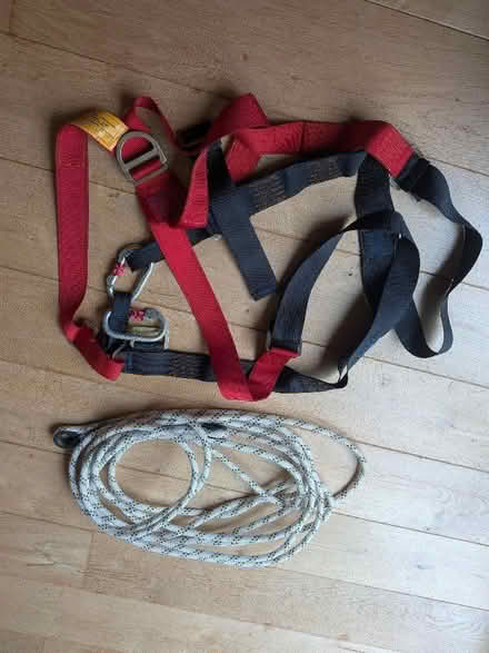 Photo of free Fully body harness and lanyard (Shurdington GL51) #1