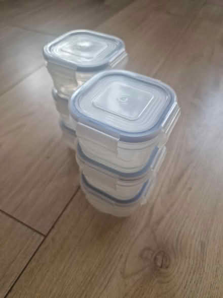 Photo of free Six mini food containers (Isleworth TW7) #1