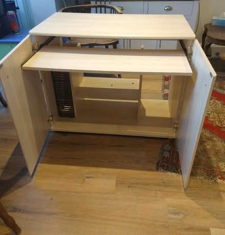 Photo of free Desk/Cabinet for computer/gaming (Garston WD25) #2