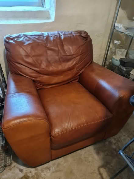 Photo of free Vintage Tan leather chair (Back edge S6) #1