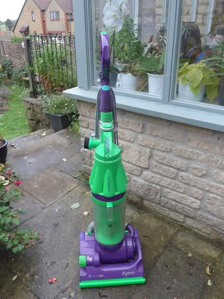 Photo of free dyson vacuum cleaner (Cam GL11) #1
