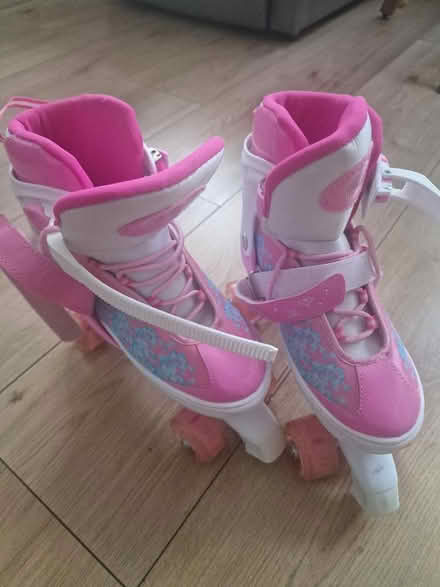 Photo of free Girls roller skates size LARGE (Isleworth TW7) #1