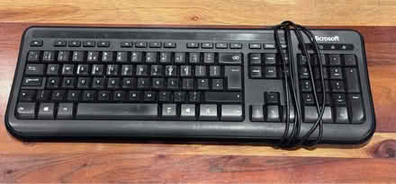 Photo of free Microsoft Wired and USB keyboard (KT3 New Malden) #1