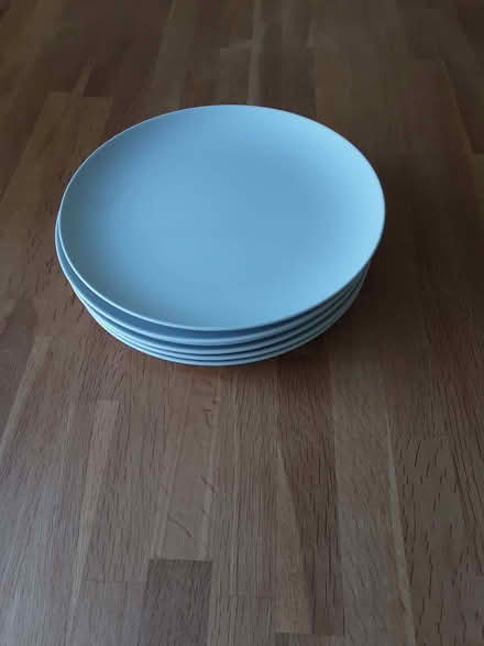 Photo of free White Dinner plates (Ossett WF5) #1