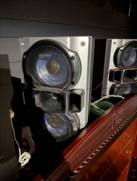 Photo of free Sony HiFi (UB6) #2