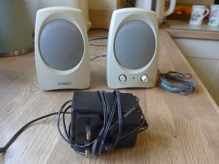 Photo of free speakers (Cam GL11) #1