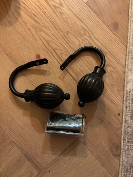 Photo of free Curtain hooks and rings (Thornes WF2) #1