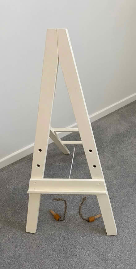 Photo of free Painted Easel (Bracknell Forest RG12) #1