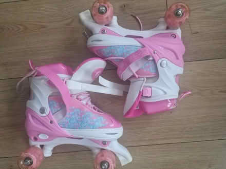 Photo of free Girls roller skates size LARGE (Isleworth TW7) #2