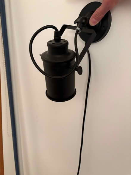 Photo of free Wall-mounted lamp (SE22) #1