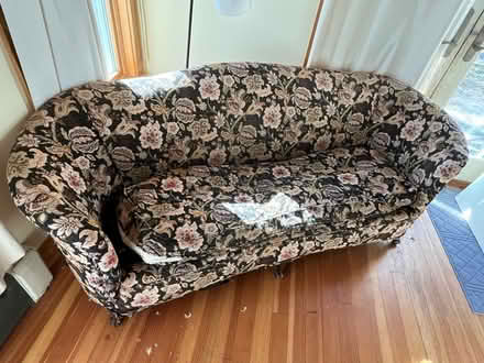 Photo of free Antique couch (Rhinebeck village) #1