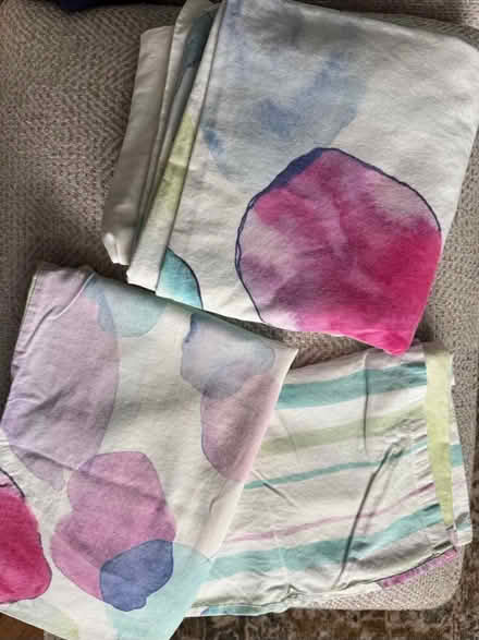 Photo of free Double duvet cover & 2 pillow set (Warners End HP1) #1