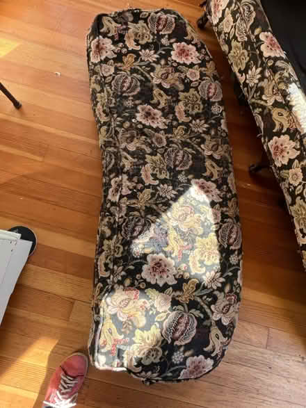 Photo of free Antique couch (Rhinebeck village) #4