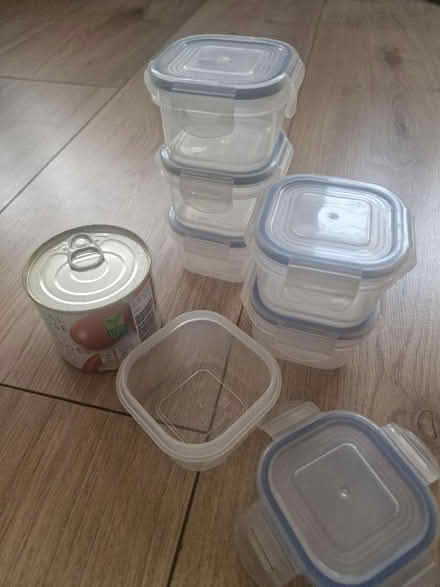 Photo of free Six mini food containers (Isleworth TW7) #2