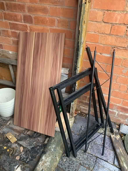 Photo of free Small desk/table (Kings Heath B14) #1