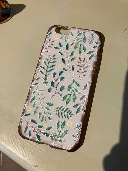 Photo of free iPhone SE case (Oxford OX3) #1