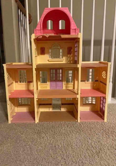 Photo of free Vintage Fisher Price Doll House (Spring) #3
