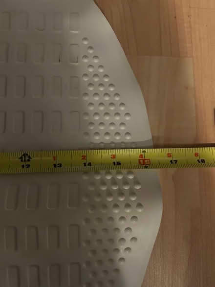 Photo of free Rubbermaid bath mat (L5L 5P5) #1